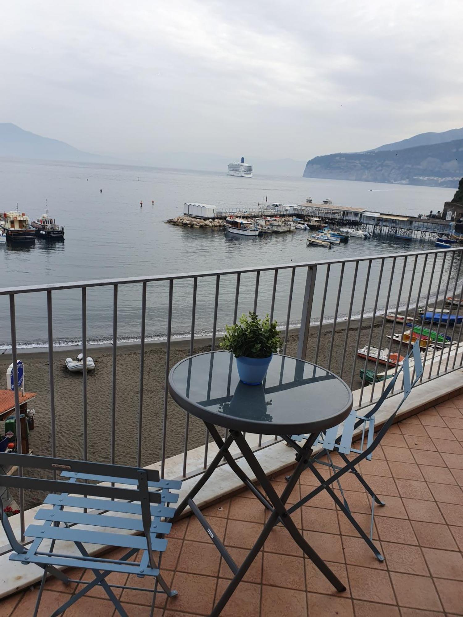 Apartmán Sea View Casa Anna Sorrento Exteriér fotografie